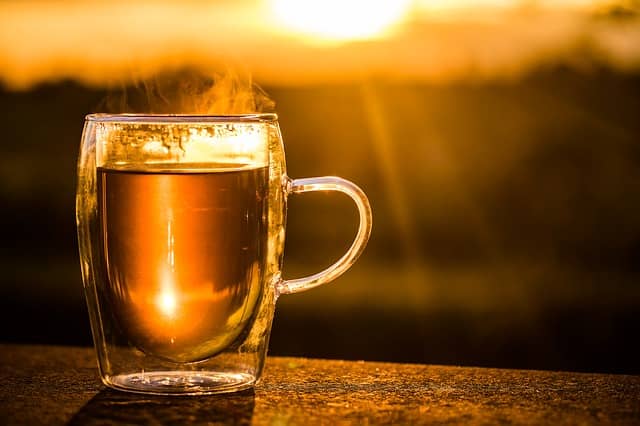 Die Erholungszigarette - ein Glas Tee als Alternative zum entspannen