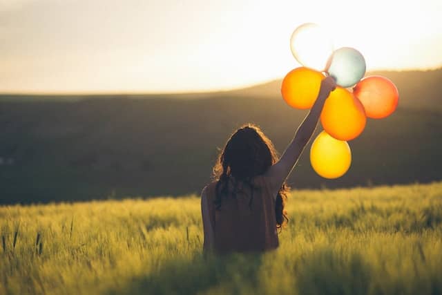 Dein Lebensglück - bunte Luftballons im Sommer