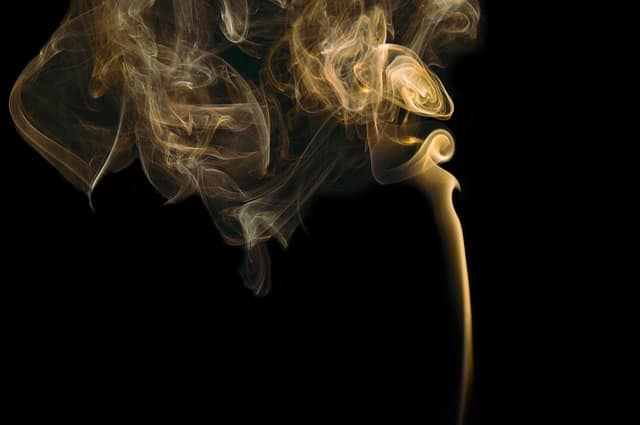 Nichtraucher werden - drei Probleme - Symbolbild Rauch